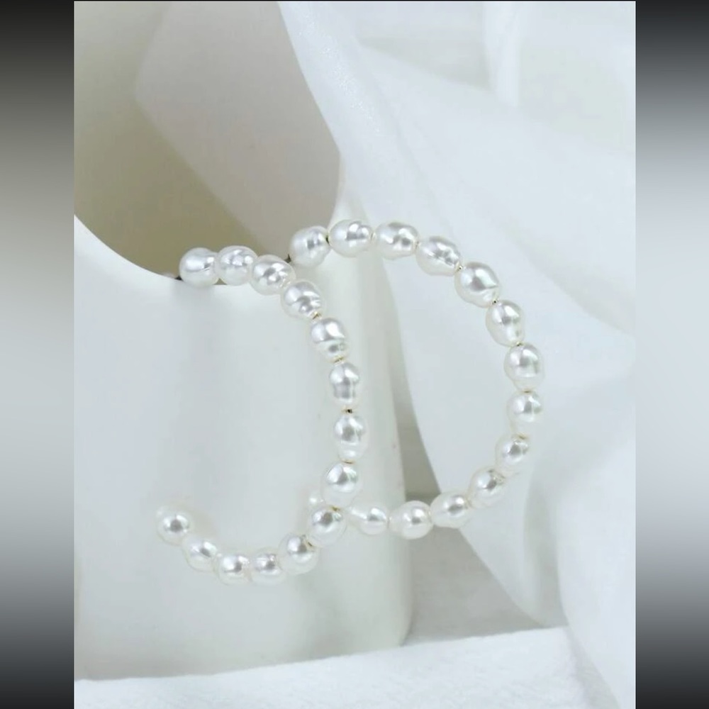 Kathrono Pearl Hoop Earrings
